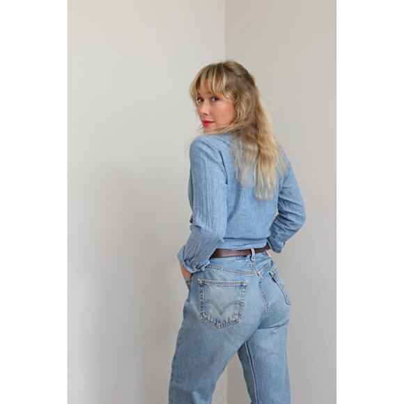 2000's Vintage Levi's 501 Light Wash Button Fly Jeans ~ Women's LG XL 35" to 36" - Picture 10 of 10